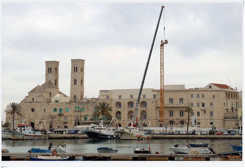 LA GRU DI PALAZZO DOGANA VIENE SMONTATA. ADESSO IL PROSSIMO PASSO E' LA GRANDE APERTURA