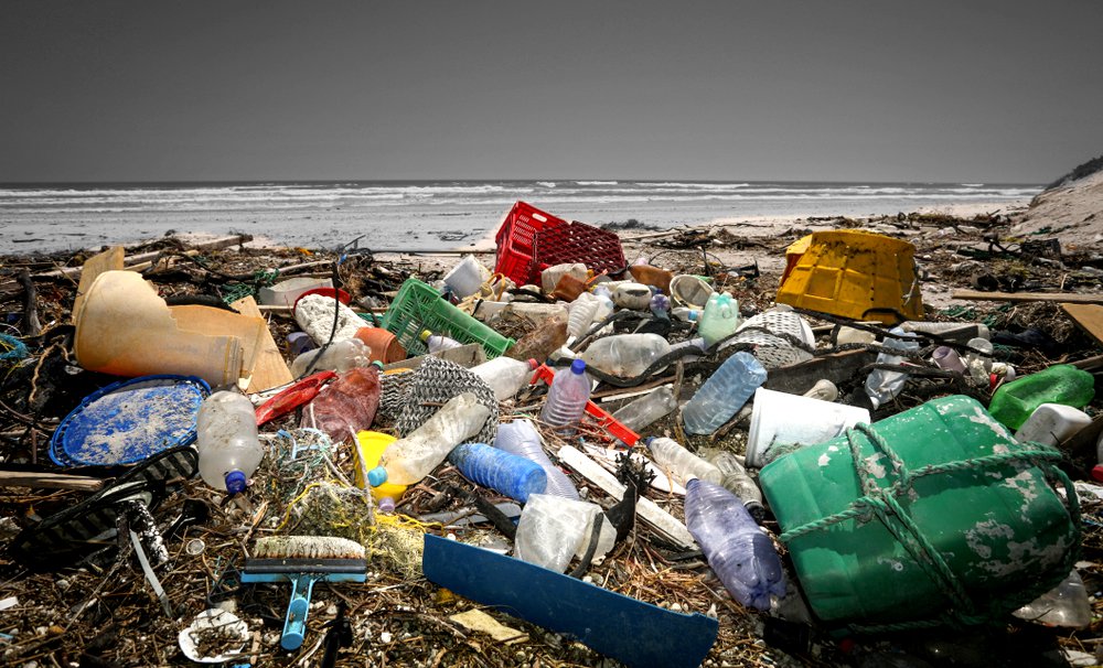 1200 KG DI PLASTICA RACCOLTA FINO AD OGGI DAI PESCATORI DI MOLFETTA NEL MARE