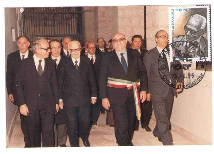 IL PRESIDENTE PERTINI NELL'ANNIVERSARIO DELLA NASCITA UN RICORDO DELLA STORICA VISITA A MOLFETTA