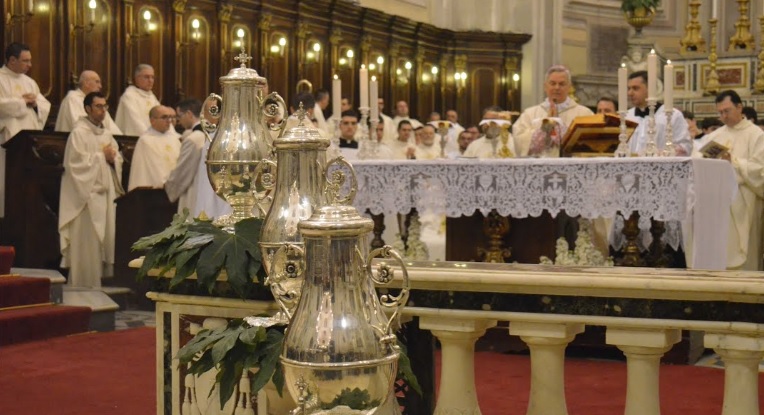 LA MESSA CRISMALE DI SABATO 24 APRILE IN CATTEDRALE CHIUDE UFFICIALMENTE LA VISITA PASTORALE NELLA DIOCESI DI MOLFETTA-RUVO-GIOVINAZZO-TERLIZZI