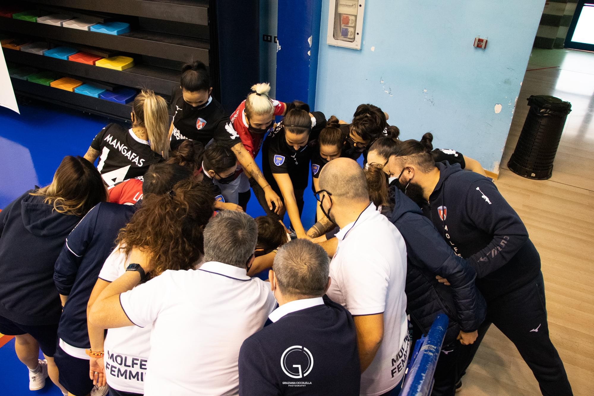 INIZIANO I PLAY-OFF PER LA FEMMINILE MOLFETTA. DOMENICA 9 MAGGIO AL PALAPOLI ARRIVA IL FUTSAL RIONERO