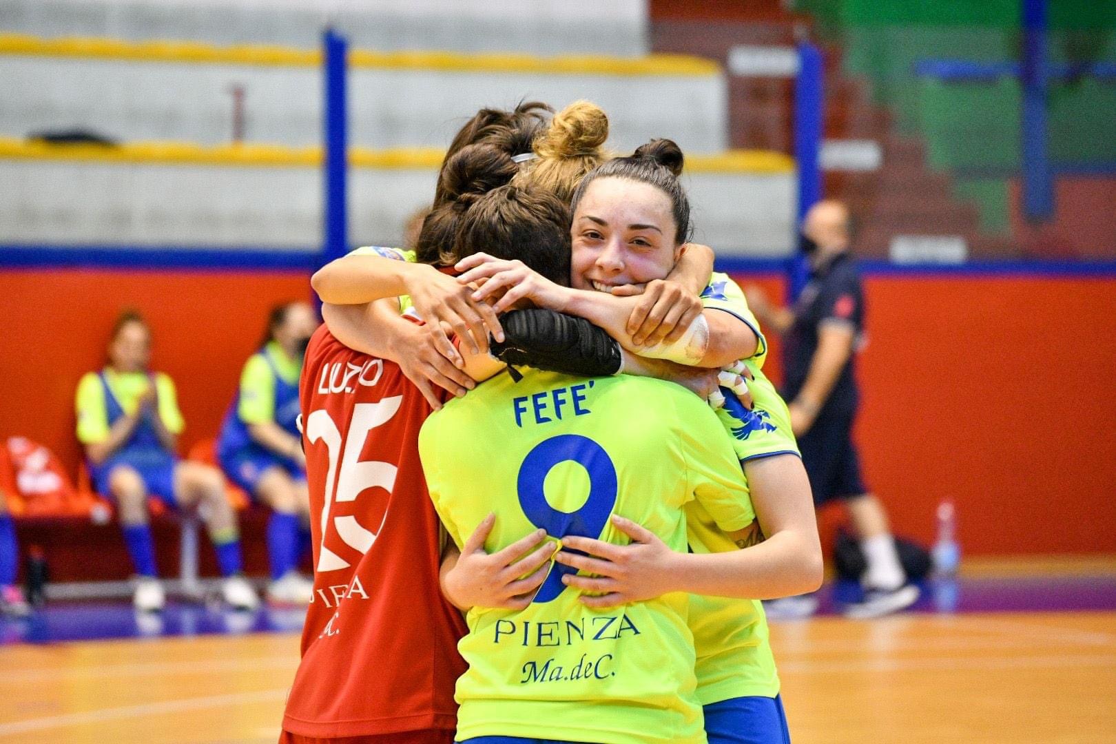 IL CUORE DELLA FEMMINILE MOLFETTA  IMMENSO, BIANCOROSSE ALLE SEMIFINALI PLAY-OFF