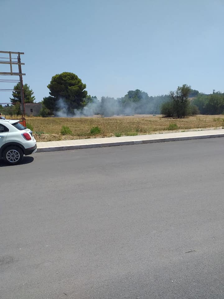 UN PRINCIPIO DI INCENDIO AL QUARTIERE MADONNA DELLA ROSA PRONTAMENTE SPENTO GRAZIE AL CELERE INTERVENTO DEI VIGILI DEL FUOCO