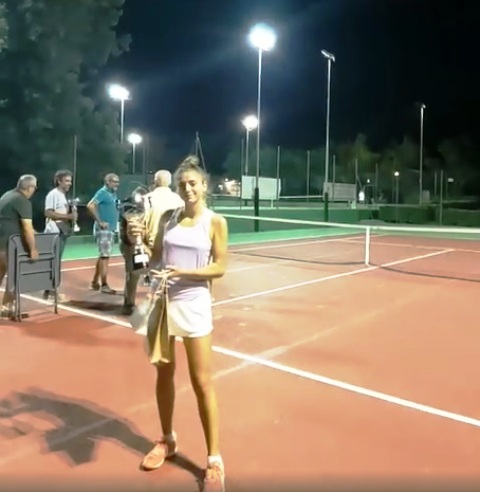 UN PERIODO PIENO DI SUCCESSI PER LA GIOVANE TENNISTA MOLFETTESE CLAUDIA FRISARIO