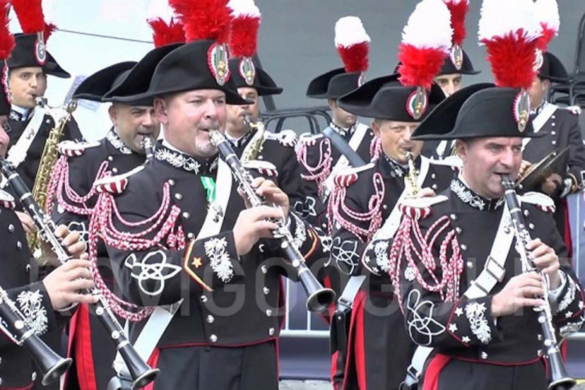 LA FANFARA DEI CARABINIERI A MOLFETTA IN ONORE DELLA MADONNA DEI MARTIRI