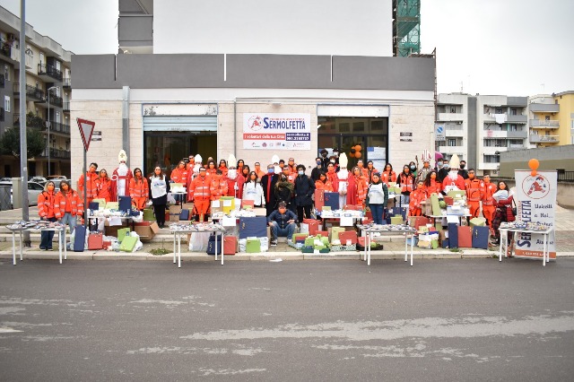 PER LUNDICESIMO ANNO CONSECUTIVO GRANDE SUCCESSO DELLINIZIATIVA DEL SERMOLFETTA SAN NICOLA SEI TU