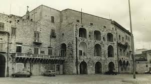 PALAZZO DOGANA ANCORA IN ABBANDONO. IL NUOVO ALBERGO DIETRO LA STAZIONE RIPRENDE