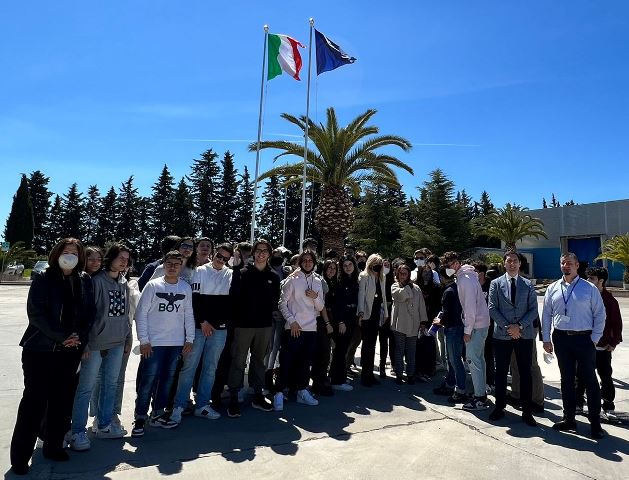 GRANDE SINERGIA TRA SCUOLA E MONDO LAVORO: DUE CLASSI DI BIOTECNOLOGIE DELLI.I.S.S. G. FERRARIS DI MOLFETTA IN VISITA ALLAZIENDA ITELPHARMA DI RUVO DI PUGLIA