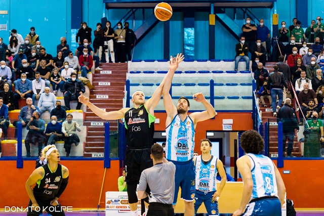 QUESTA SERA ALLE ORE 20:00 GARA DUE DEI PLAYOFF PROMOZIONE TRA DAI OPTICAL VIRTUS MOLFETTA E BASKET CORATO