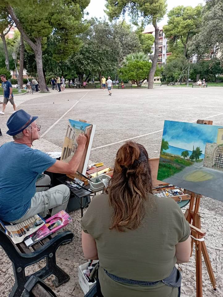 L'ARTE EN PLEIN AIR NELLA VILLA COMUNALE CON TANTE IMMAGINI DEL DUOMO