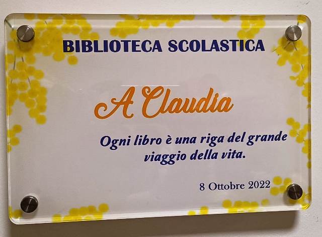 LA SCUOLA SECONDARIA DI I GRADO SAN DOMENICO SAVIO DEDICA LA NUOVA BIBLIOTECA SCOLASTICA A CLAUDIA ATTANASIO