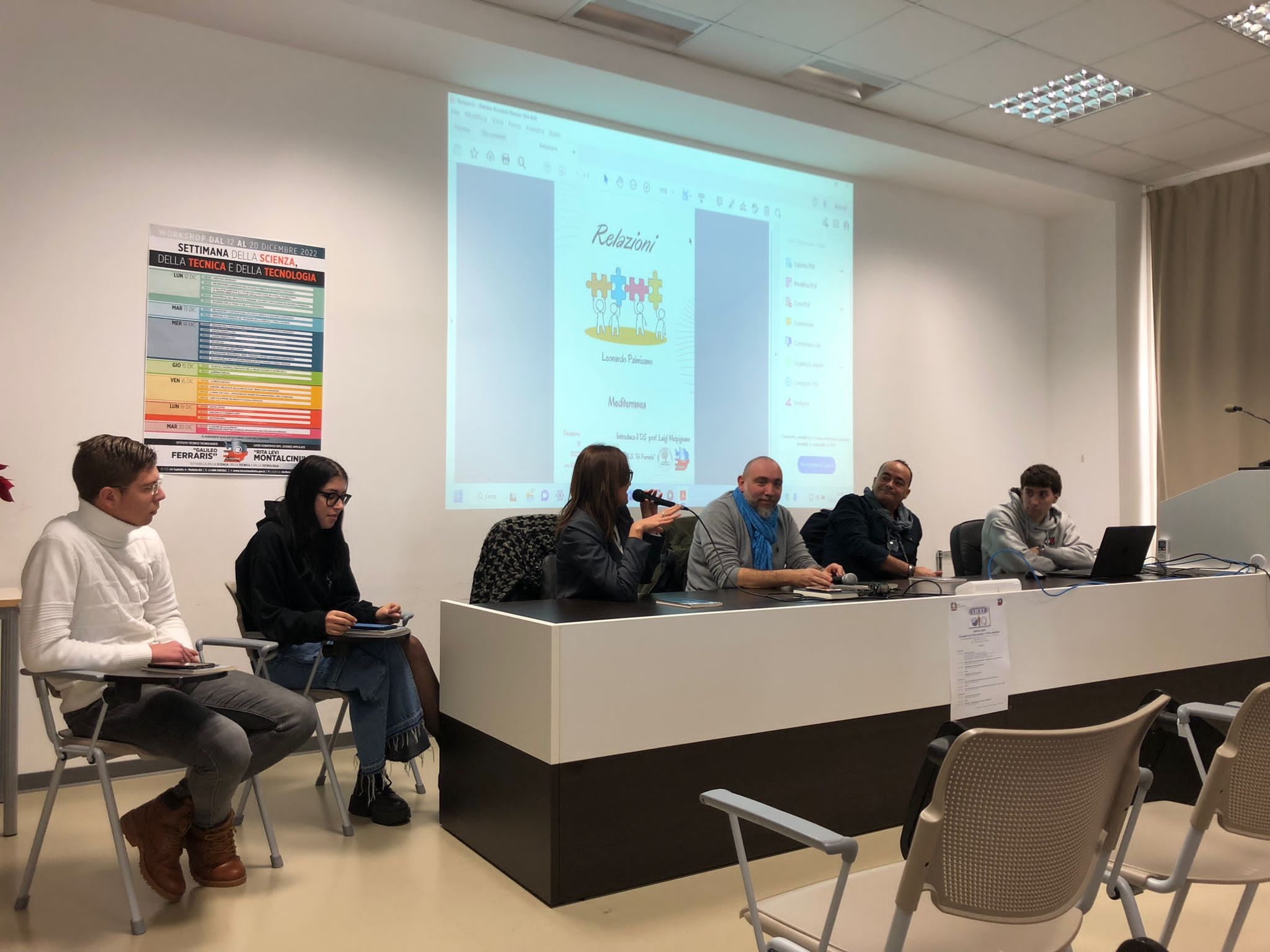 LEONARDO PALMISANO INCONTRA GLI STUDENTI DELLI.I.S.S. GALILEO FERRARIS DI MOLFETTA PER PRESENTARE IL LIBRO MEDITERRANEA