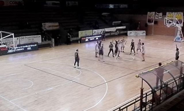 GARA DELLA RISCOSSA PER LA PAVIMARO PALLACANESTRO MOLFETTA CHE DOMENICA SERA SBANCA IL PALAVENTURA DI LECCE