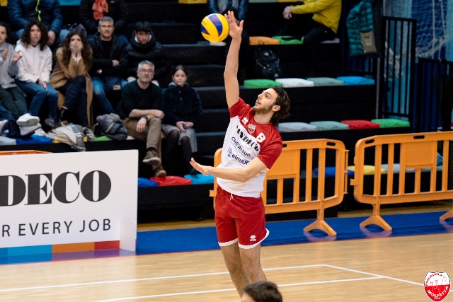 AL PALAPOLI ARRIVA LULTIMA IN CLASSIFICA MATERVOLLEY CASTELLANA. VIETATO DISTRARSI PER LINDECO MOLFETTA