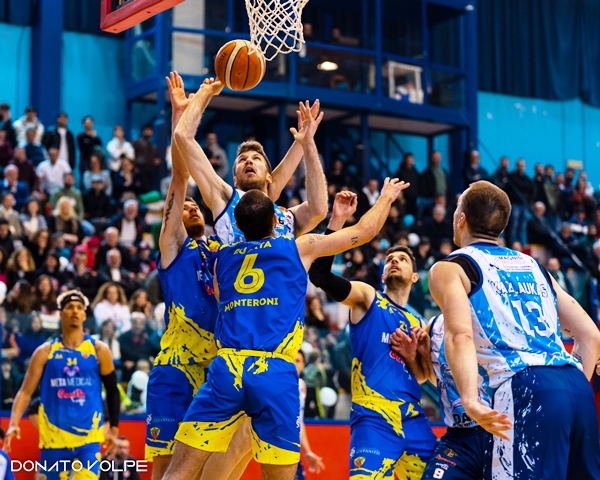 SECONDO SUCCESSO CONSECUTIVO NEI PLAYOFF PER LA DAI OPTICAL VIRTUS BASKET MOLFETTA CHE METTE UNA SERIA IPOTECA SULLA PROMOZIONE IN SERIE B