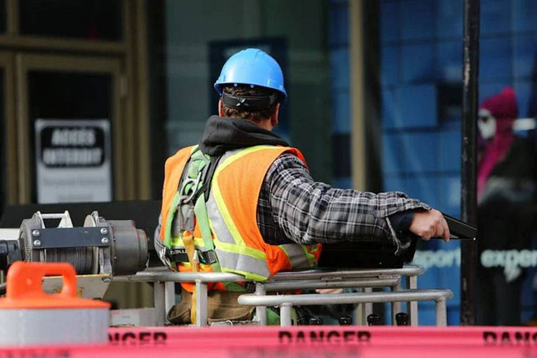 NEL PROSSIMO MESSAGGIO DEI VESCOVI, IN OCCASIONE DELLA FESTA DEI LAVORATORI DEL PRIMO MAGGIO, SI PARLA DI GIOVANI E LAVORO PER NUTRIRE LA SPERANZA