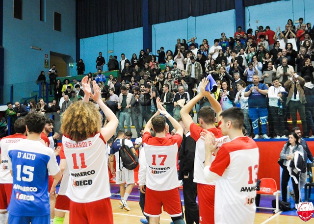 SABATO AD ALTA TENSIONE PER LINDECO MOLFETTA. GARA DA DENTRO O FUORI IN TRASFERTA CONTRO LARNO VOLLEY