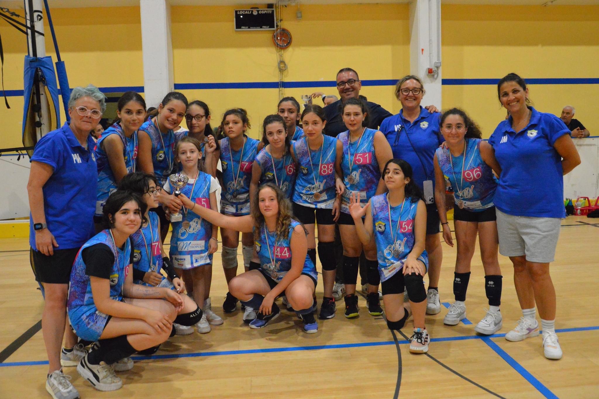 IL CUTROFIANO VOLLEY CONQUISTA IL TITOLO DI REGINETTA DI PUGLIA UNDER 13 DI PALLAVOLO FEMMINILE